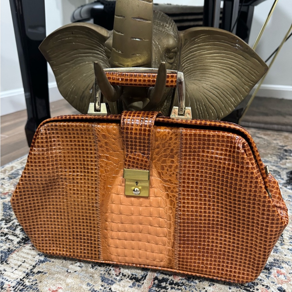 Vintage Genuine Leather Crocodile-Embossed Bag | Made in Korea.